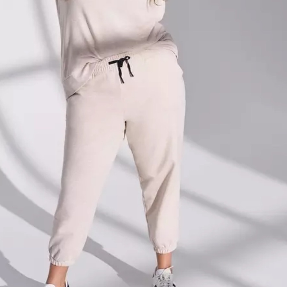 Torrid Crop Classic Fit Active Jogger 2X Beige Tan Athleisure Loungewear